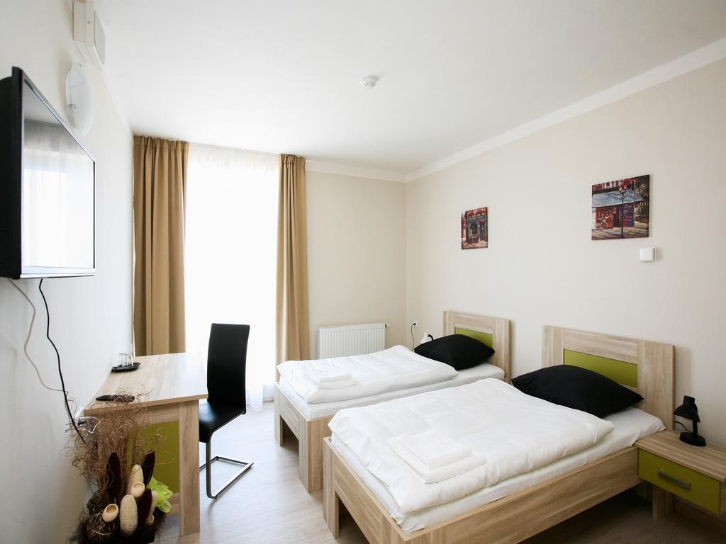 Nad Kralovnou Hotel & Restaurant Praha Ruang foto