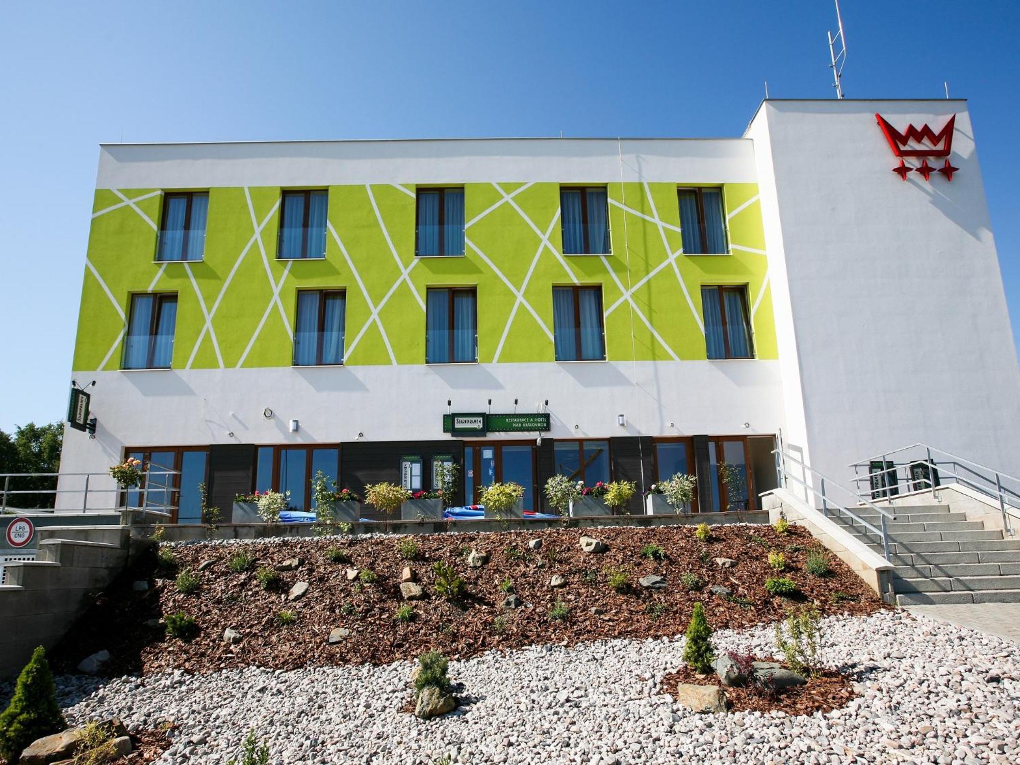 Nad Kralovnou Hotel & Restaurant Praha Bagian luar foto